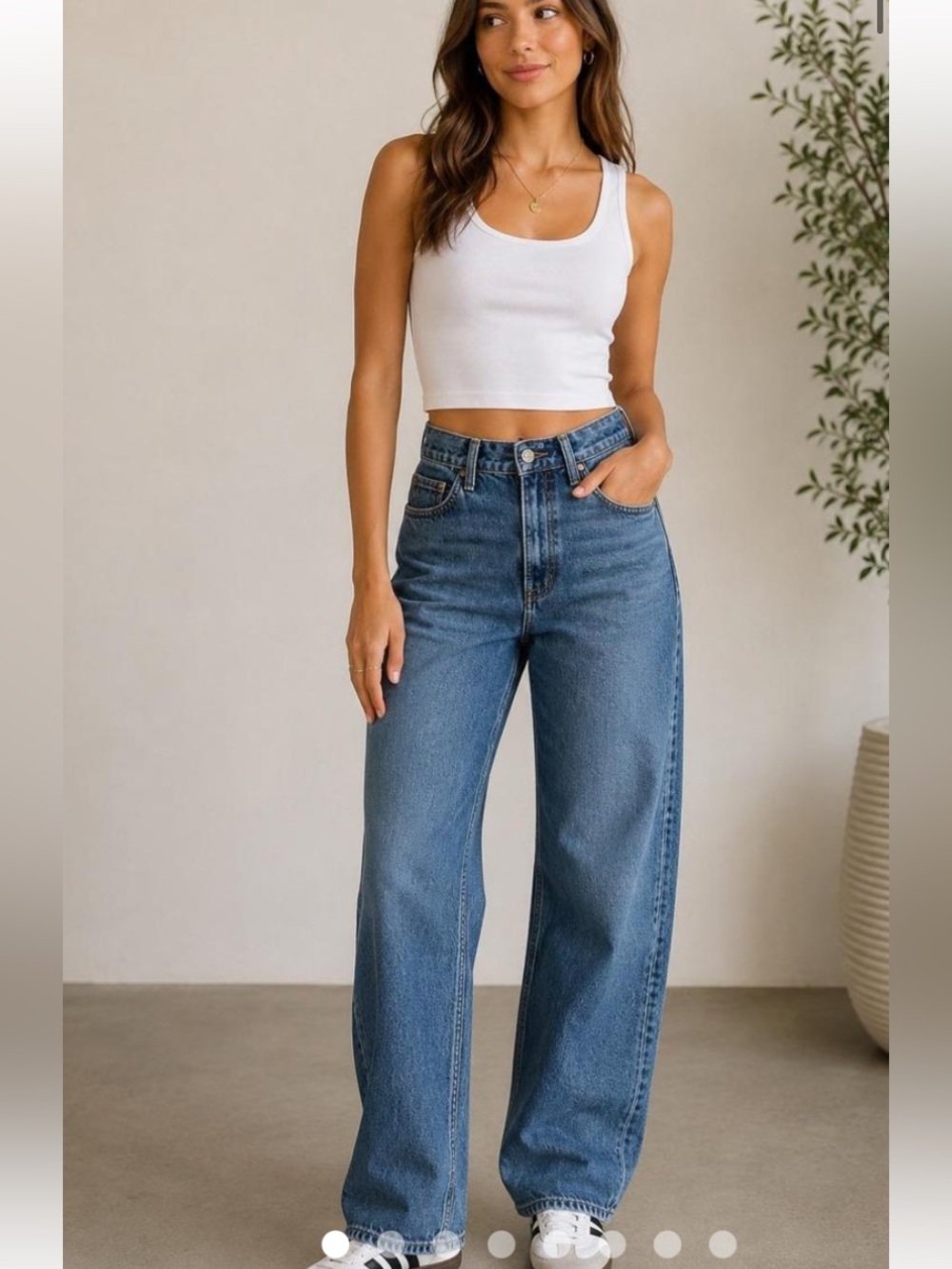 Hollister Ultra High-Rise Baggy Wide Leg Jeans Women’s Size 27R